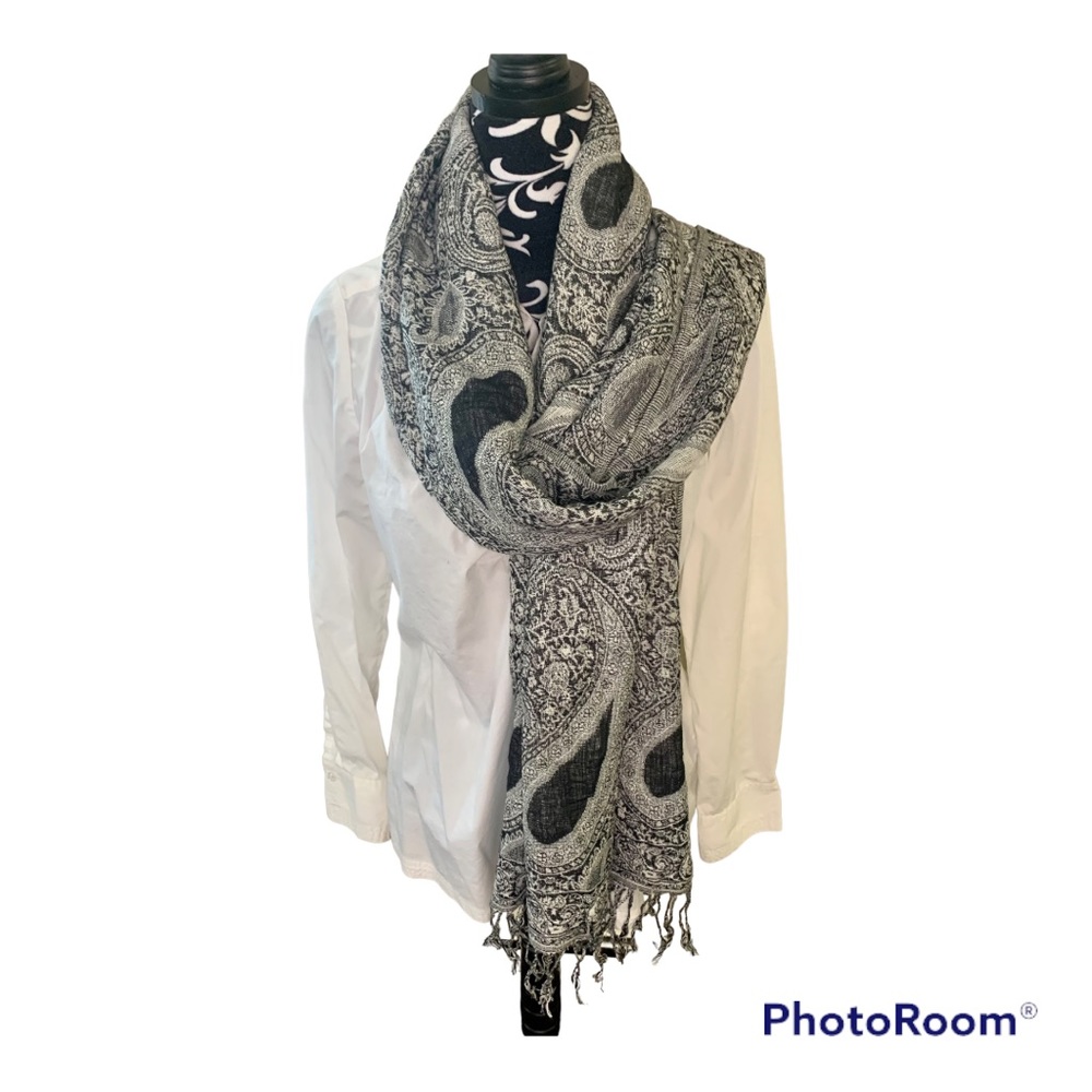 Pashmina Paisley Scarf